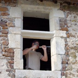 Fenêtre à traverse de manoir XVe siècle