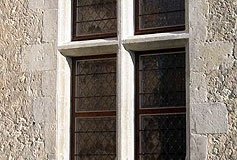 Fenêtre à meneau de manoir XVe siècle